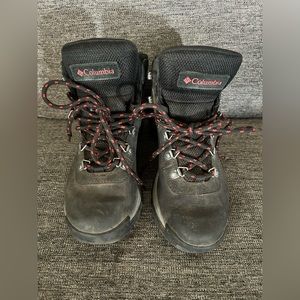 Columbia Women's Newton Ridge Lightweight Waterproof Shoe Hiking Boot Size 8